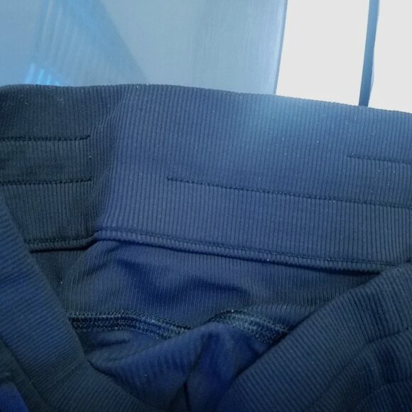 Lululemon Dance Studio Women's 4 XS Crop Black Capri Short Striped Ruffle Pants - Picture 13 of 14